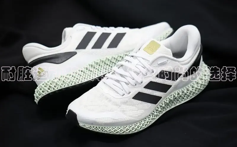 球速体育入口路畅科技耐脏运动鞋女鞋：持久时尚的选择