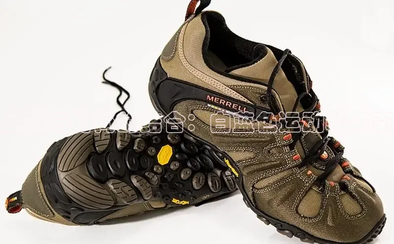 球速体育下载安装极氪智能科技舒适与时尚的结合：白蓝色运动鞋指南